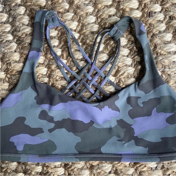 Lululemon Camo Bra - Picture 3 of 6